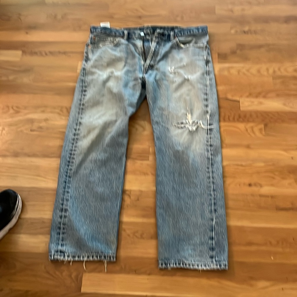 ❤️ 6 for 20 ❤️ Levi’s 505 Vintage distressed jeans